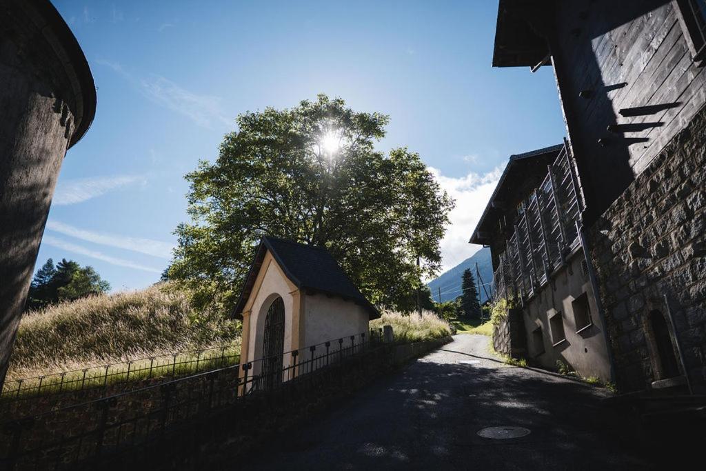 Poort A Poort Dorfhotel Grengiols Bagian luar foto